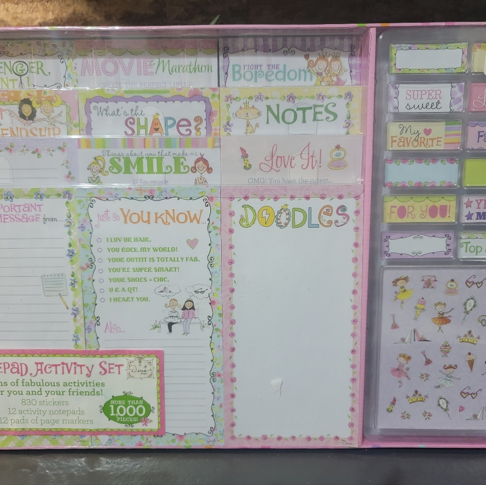 DENA DESIGNS ACTIVITY NOTEPAD AND STICKER SET